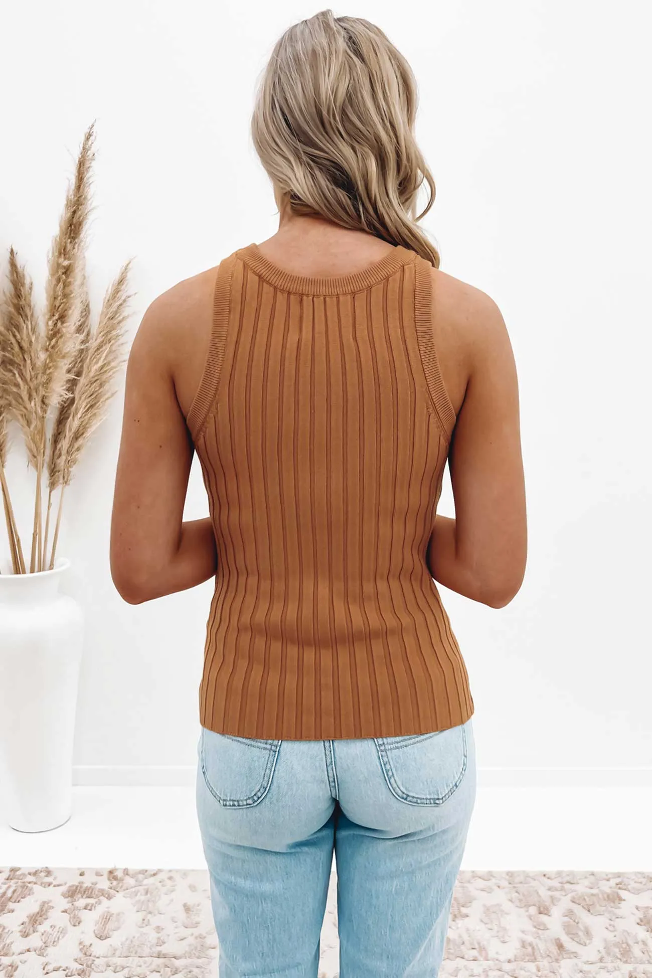 Beck Singlet Camel