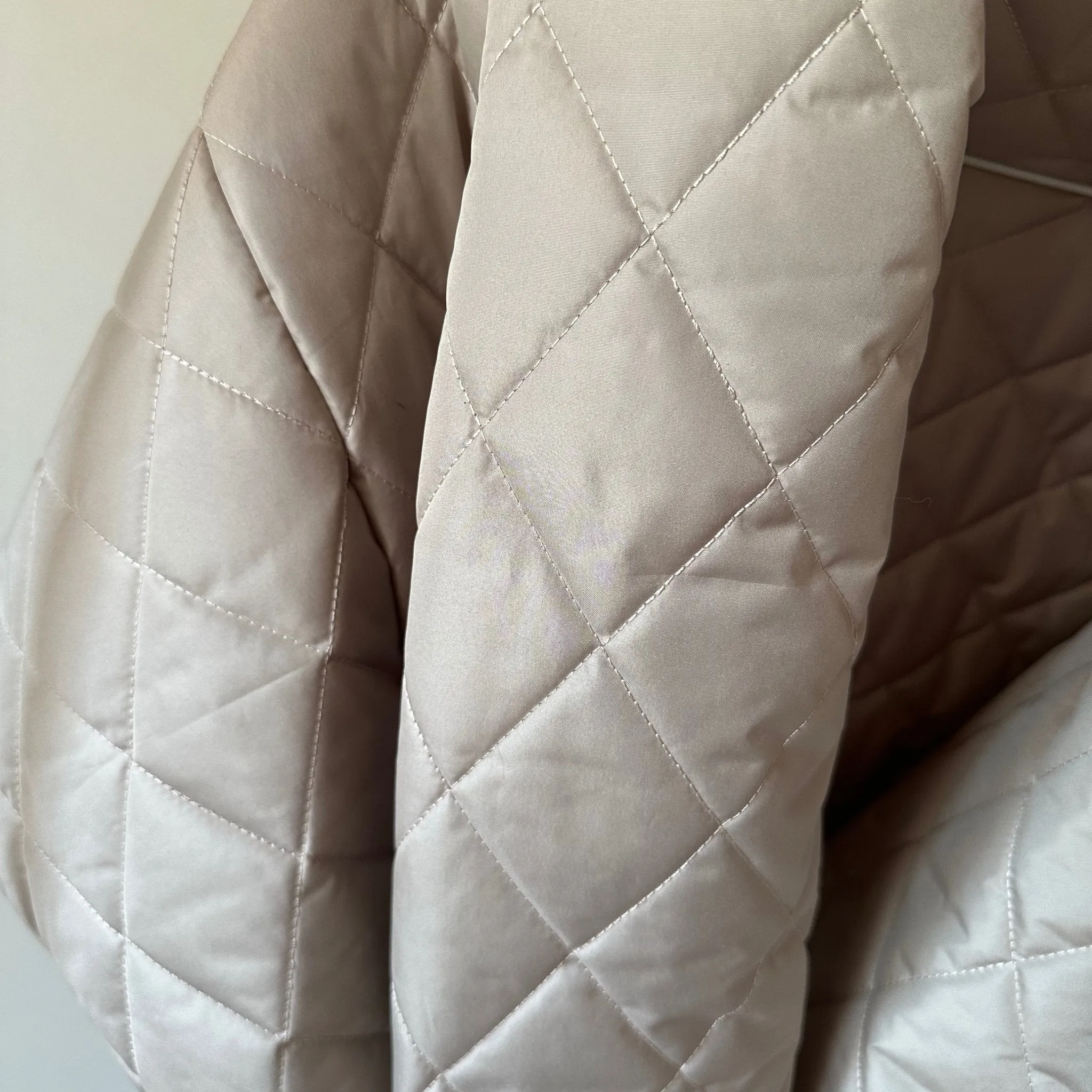 Beige Long Lagre Wide Scarf Puffer 25x80 inch with 2 pocket and Belt. Cape around shoulders wrap. Winter quilted shawl. Warm padded scarf. Down puffy scarves.