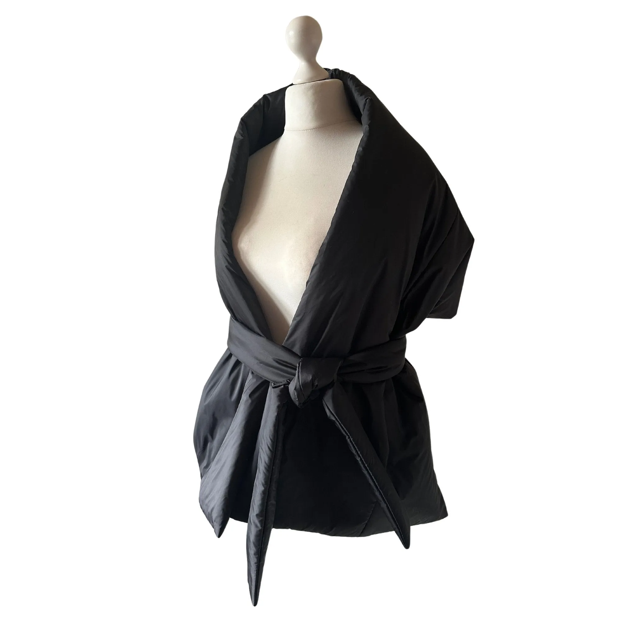 Black Cape Lagre Wide Scarf Puffer 18x70 inch with 2 pocket and Belt. Cape around shoulders wrap. Winter quilted shawl. Warm padded scarf. Down puffy scarves.