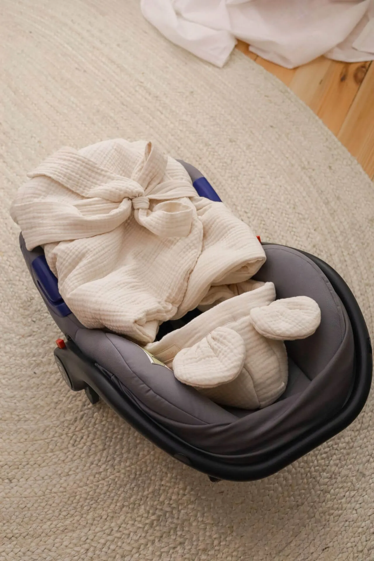 Handmade Car Seat Blanket - GOTS Organic Muslin Cotton - Vanilla