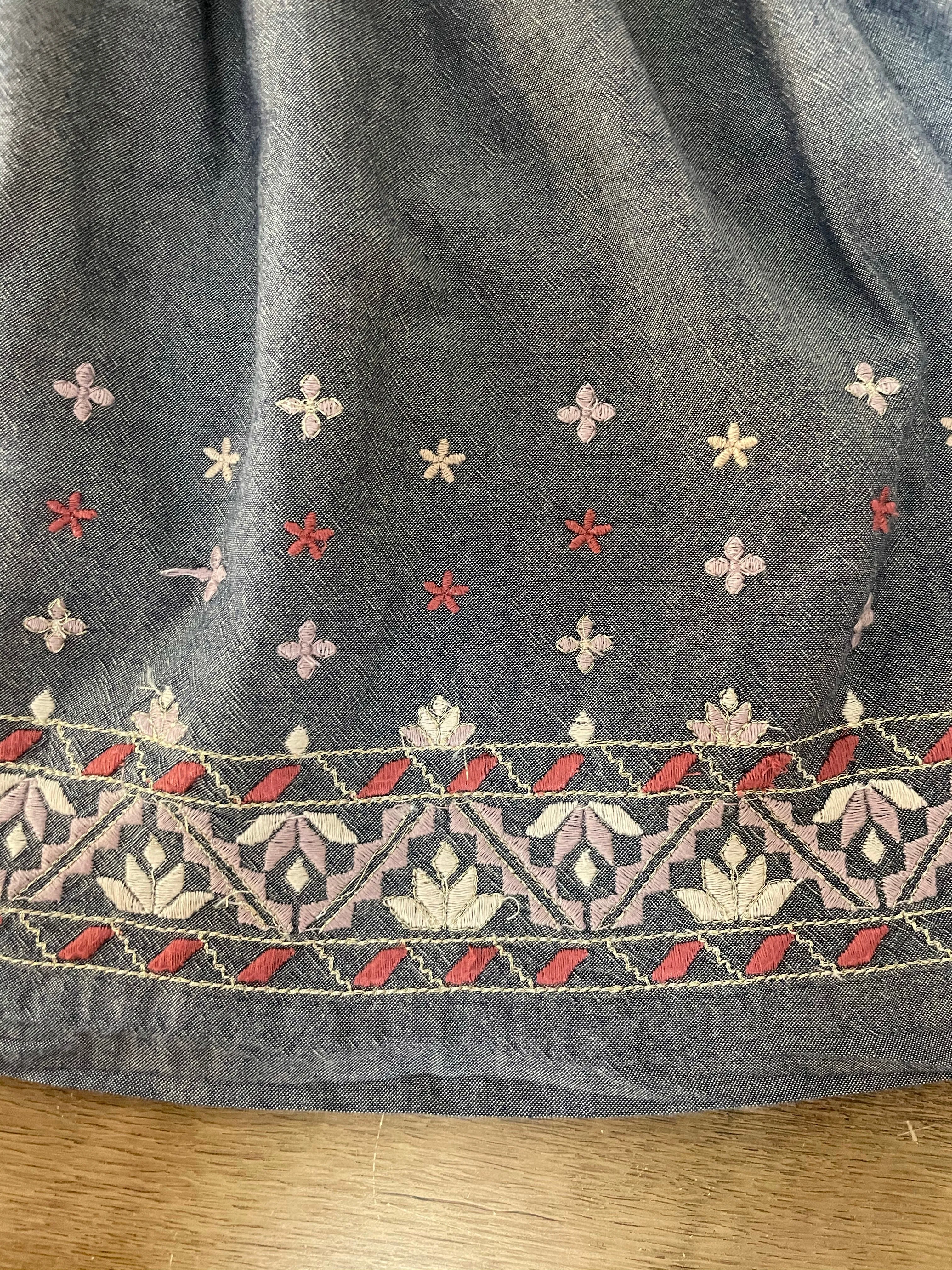 <€€* Womens Juniors XSmall AMERICAN EAGLE OUTFITTERS Blue Cotton Skirt Embroidered